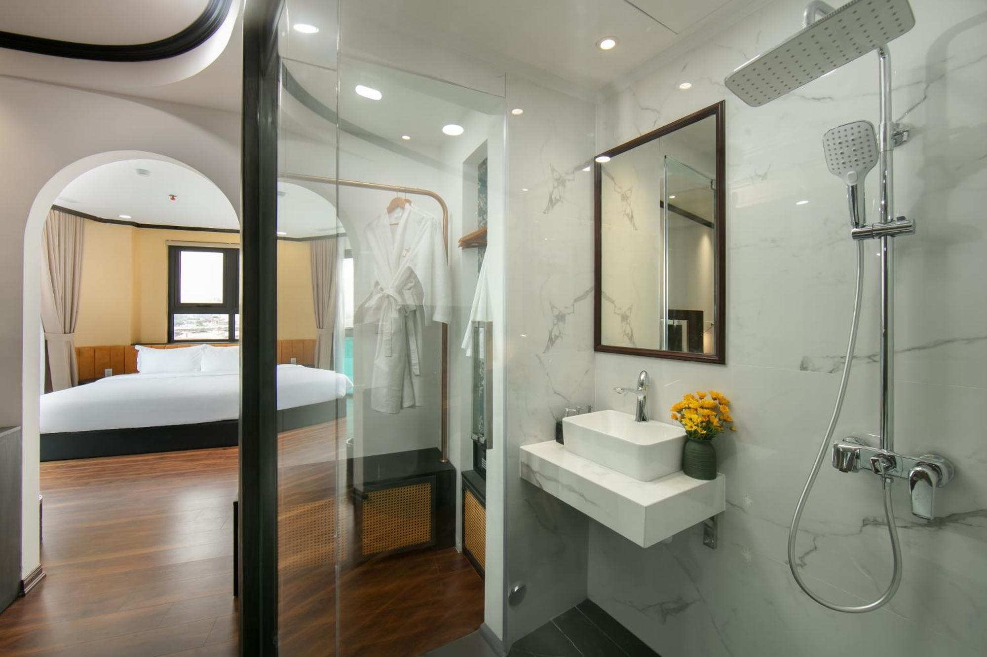 Hanoi Plaza Suite Hotel & Spa Екстериор снимка
