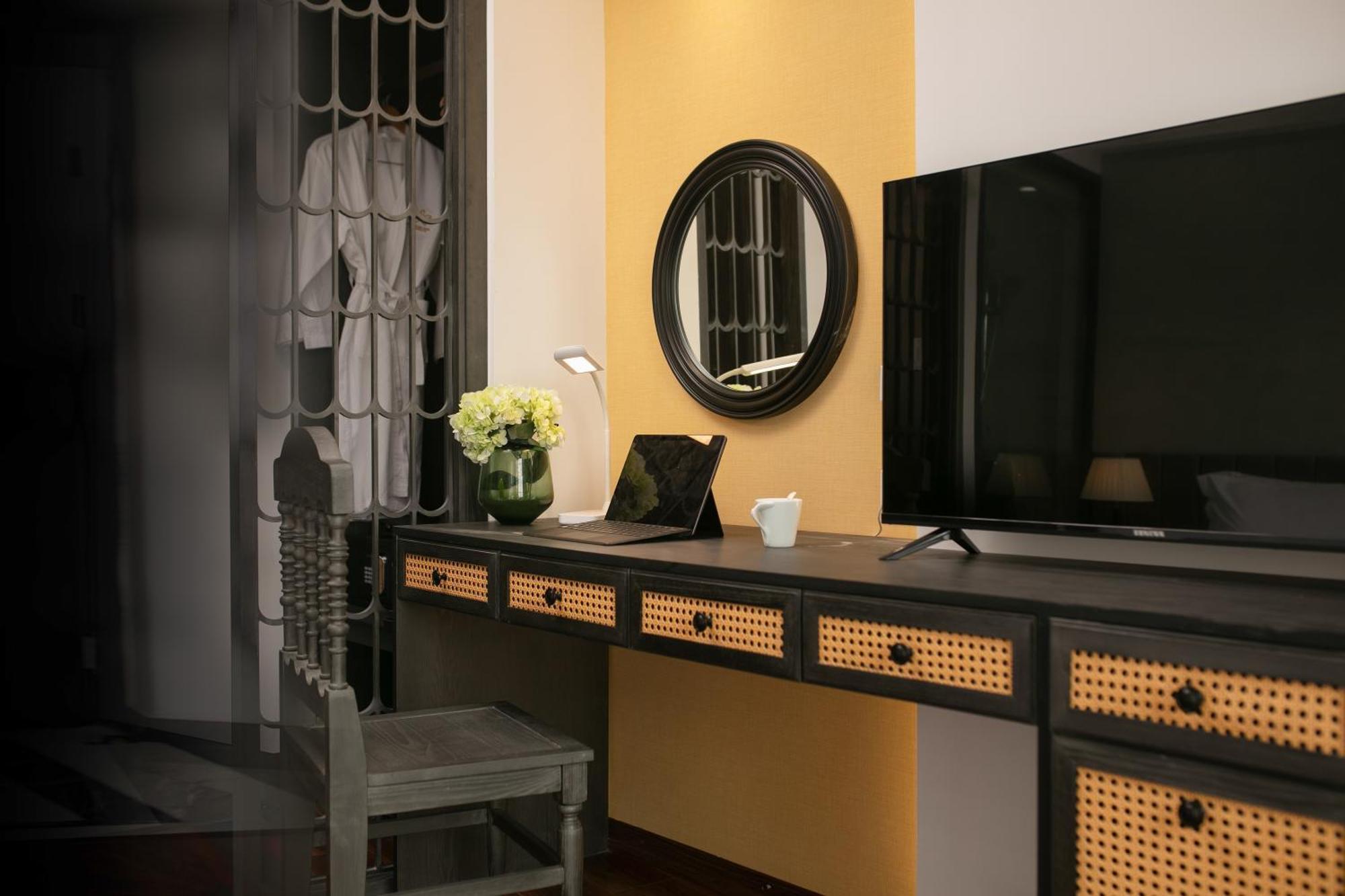 Hanoi Plaza Suite Hotel & Spa Екстериор снимка