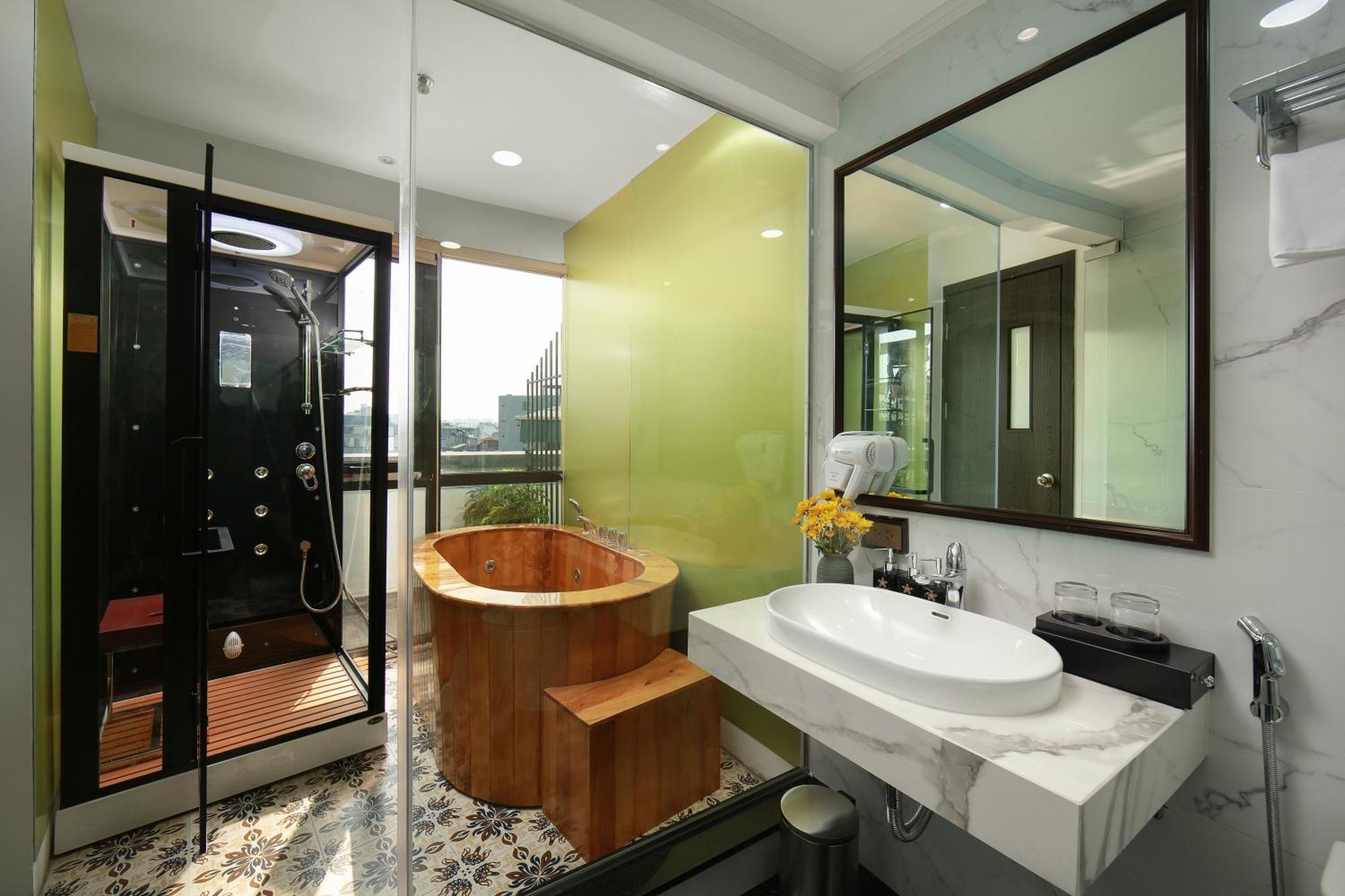 Hanoi Plaza Suite Hotel & Spa Екстериор снимка