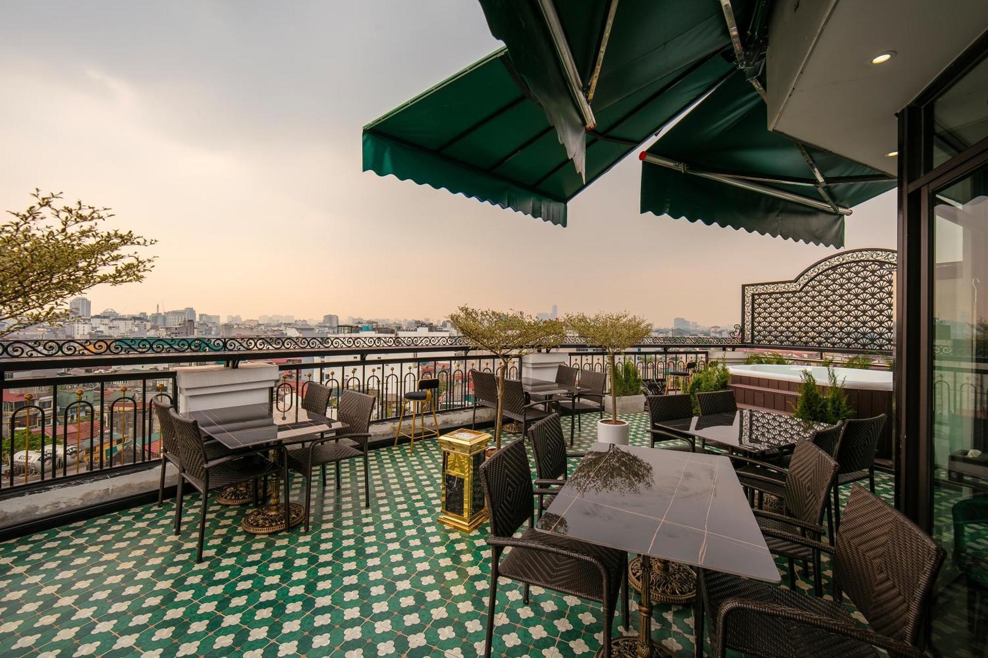 Hanoi Plaza Suite Hotel & Spa Екстериор снимка