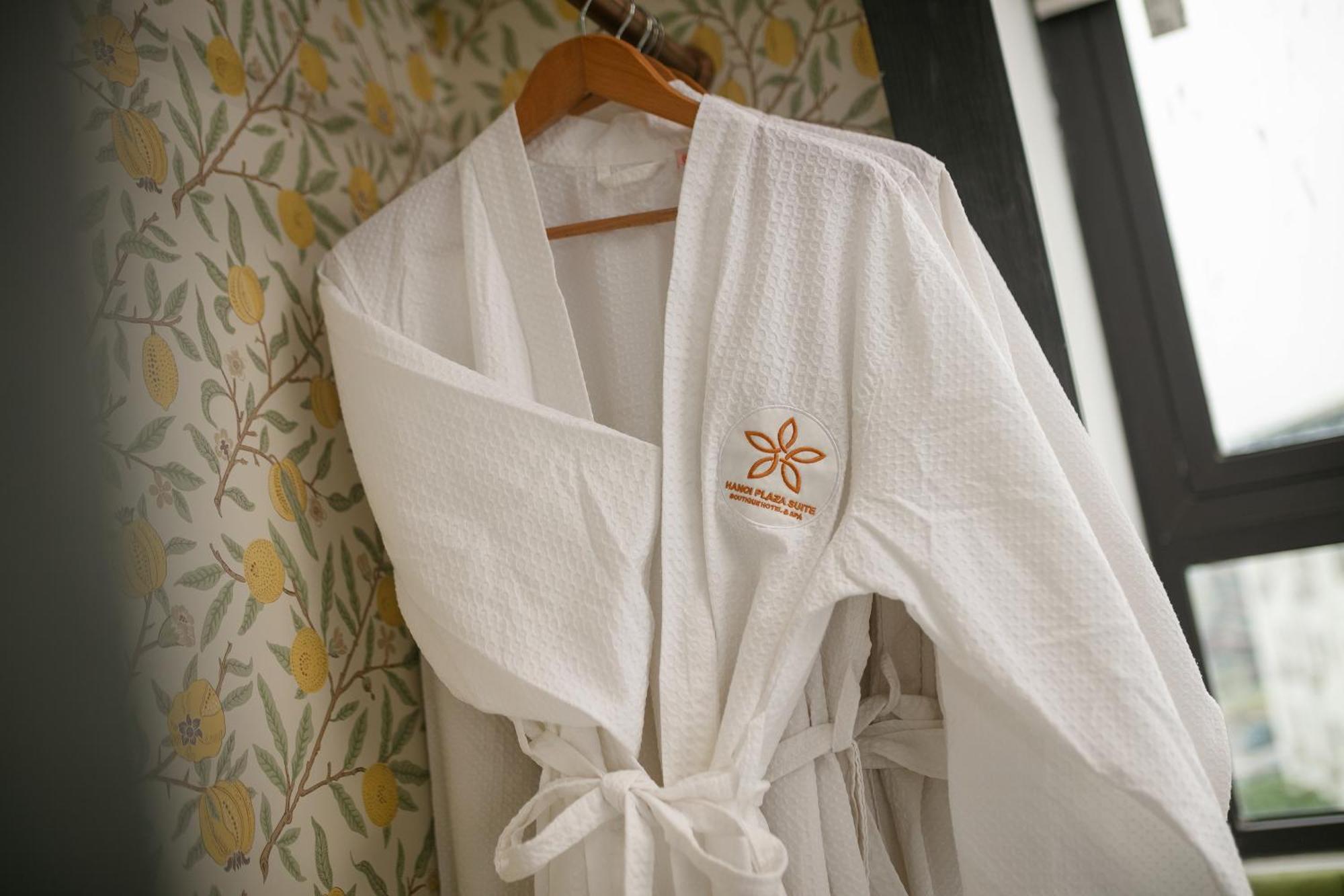 Hanoi Plaza Suite Hotel & Spa Екстериор снимка