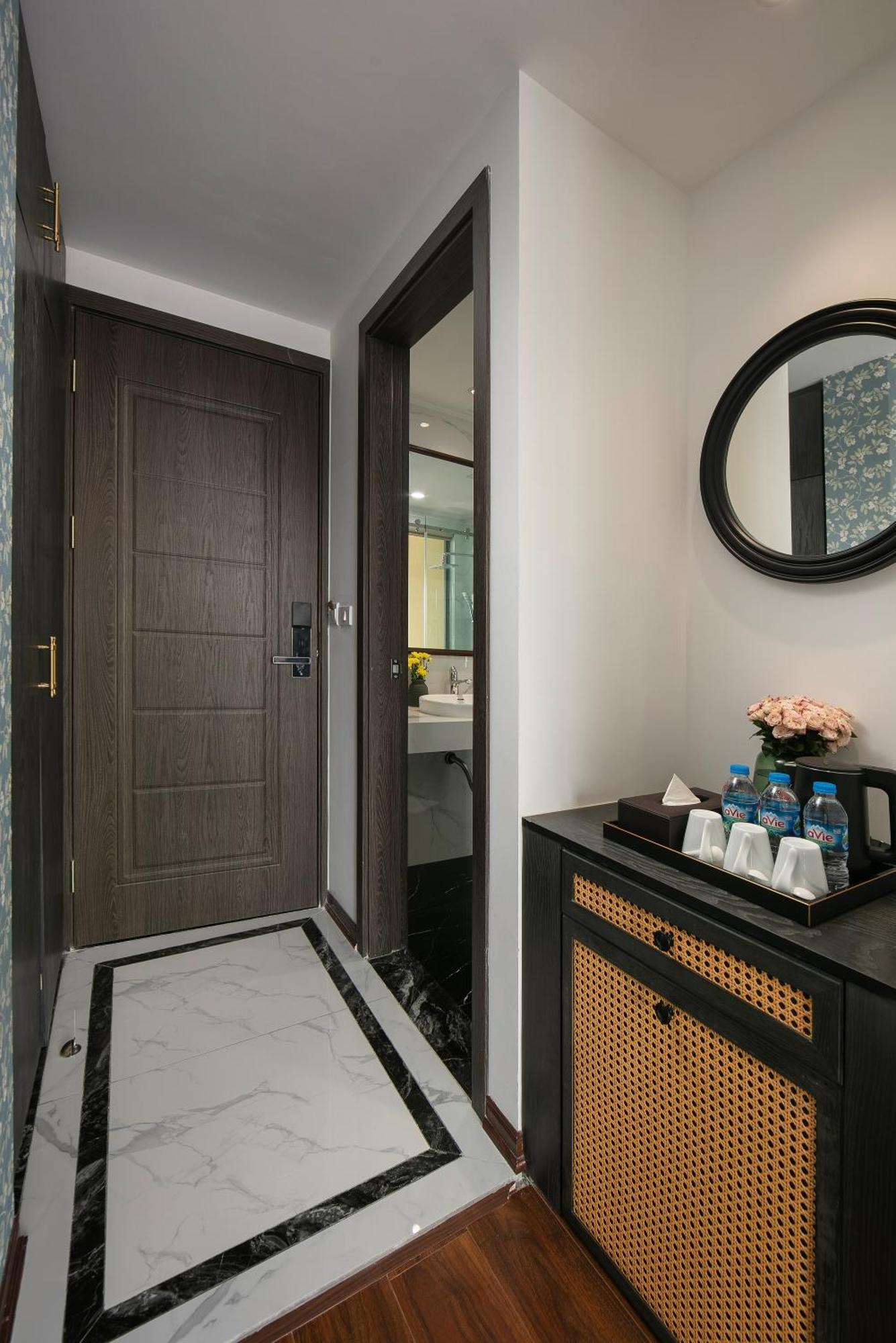 Hanoi Plaza Suite Hotel & Spa Екстериор снимка